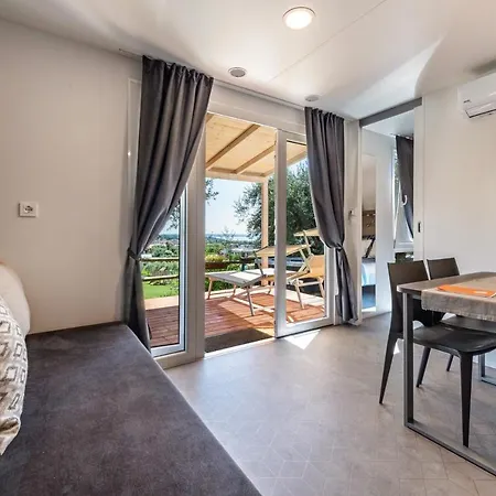 Casa Mobile Est Garda 拉齐塞